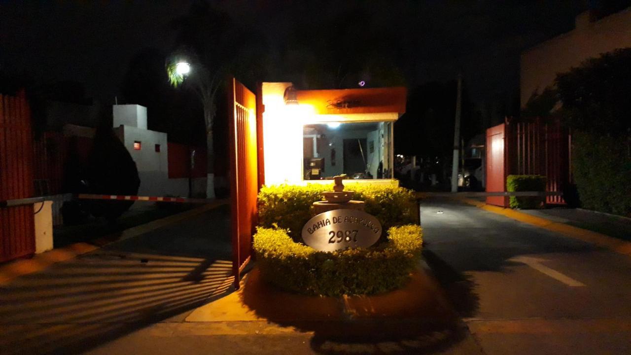 Villa Casa Ejecutivo Zona Iteso Bahia De Acapulco Guadalajara Exterior foto